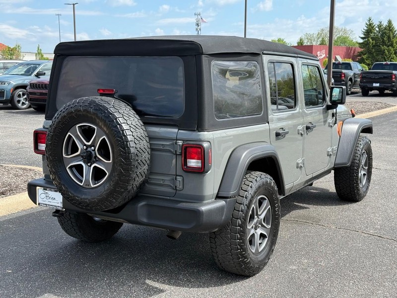 Jeep Wrangler Vehicle Image 03
