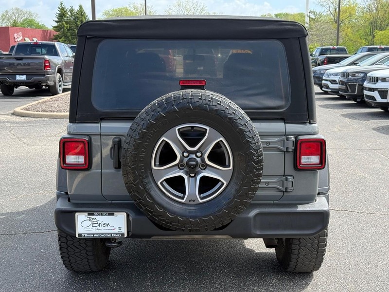 Jeep Wrangler Vehicle Image 04