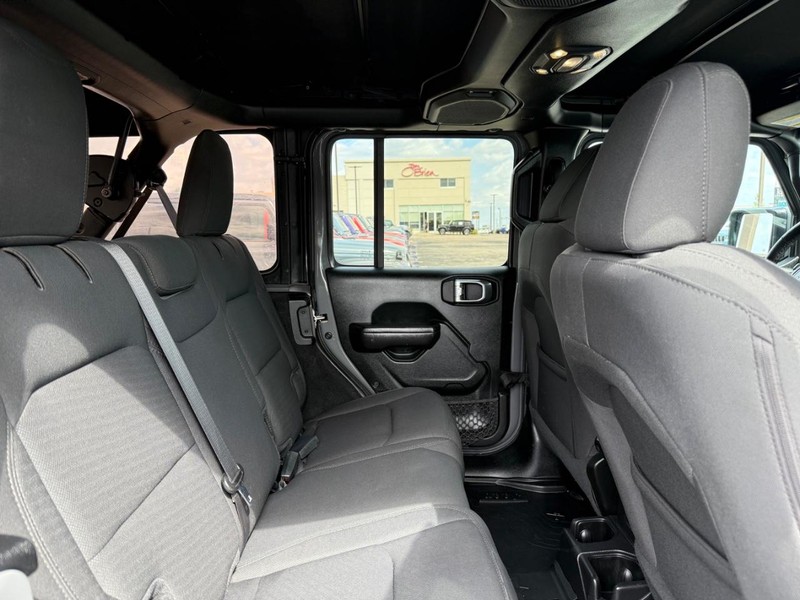 Jeep Wrangler Vehicle Image 10