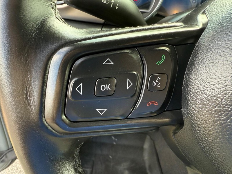 Jeep Wrangler Vehicle Image 13