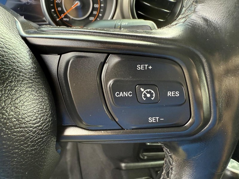 Jeep Wrangler Vehicle Image 14