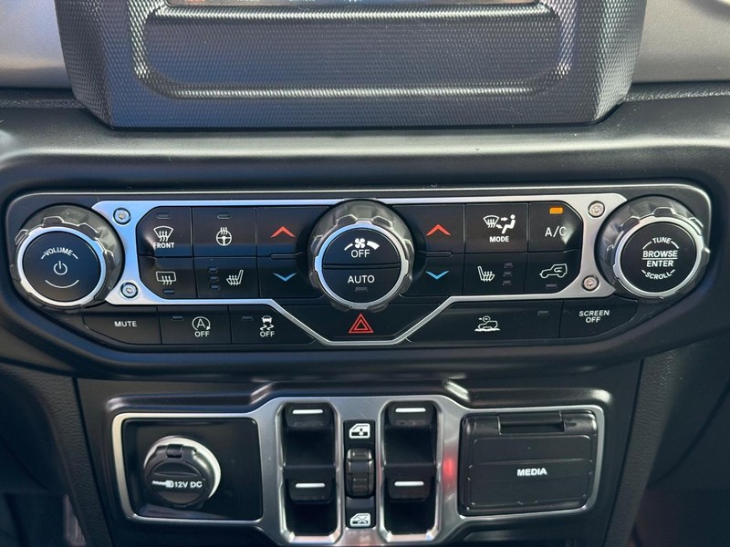 Jeep Wrangler Vehicle Image 19