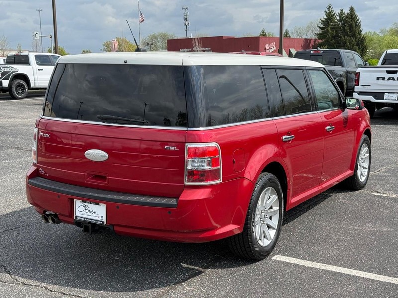 Ford Flex Vehicle Full-screen Gallery Image 03