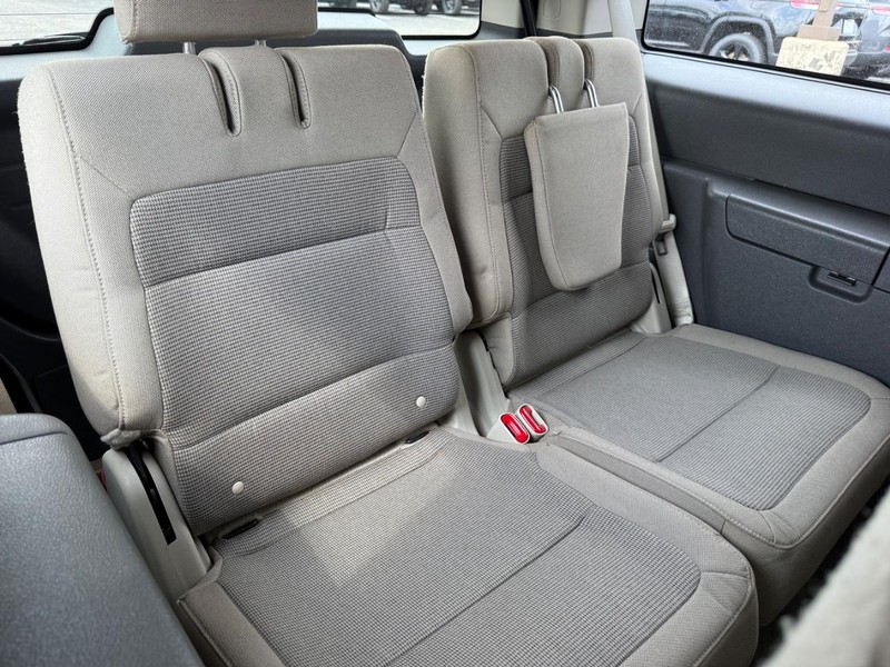 Ford Flex Vehicle Full-screen Gallery Image 12