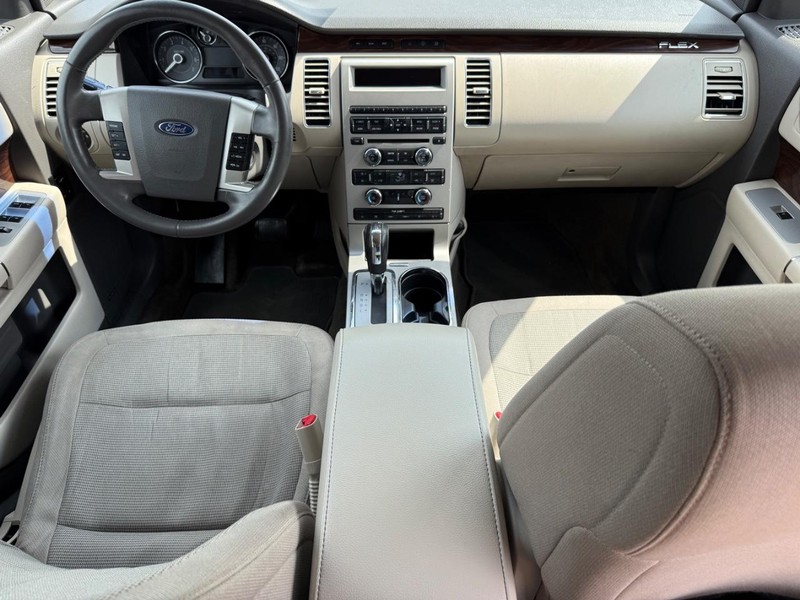 Ford Flex Vehicle Full-screen Gallery Image 14
