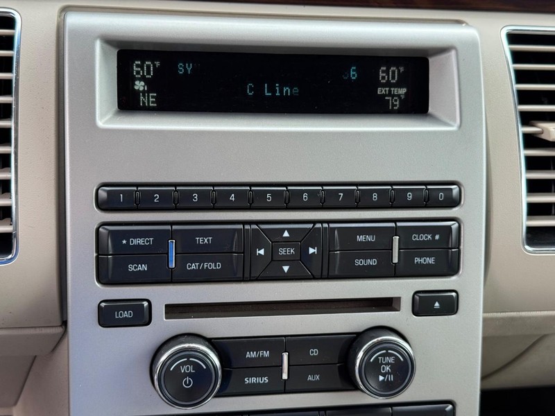 Ford Flex Vehicle Full-screen Gallery Image 18