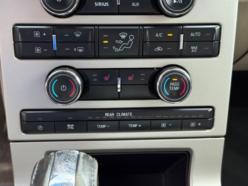 Ford Flex Vehicle Full-screen Gallery Image 19