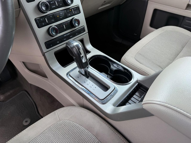 Ford Flex Vehicle Full-screen Gallery Image 21