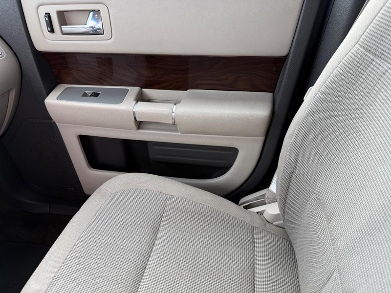 Ford Flex Vehicle Full-screen Gallery Image 22