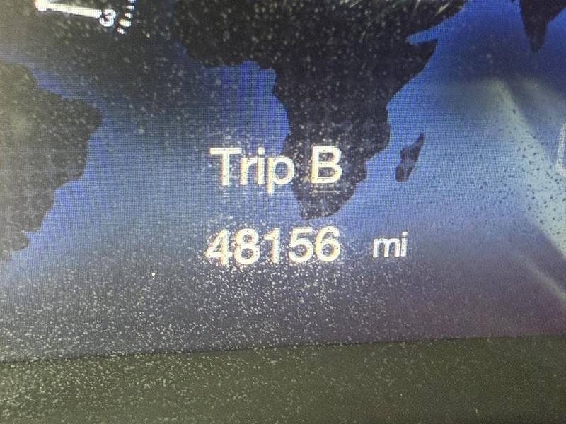 Jeep Compass Vehicle Full-screen Gallery Image 23