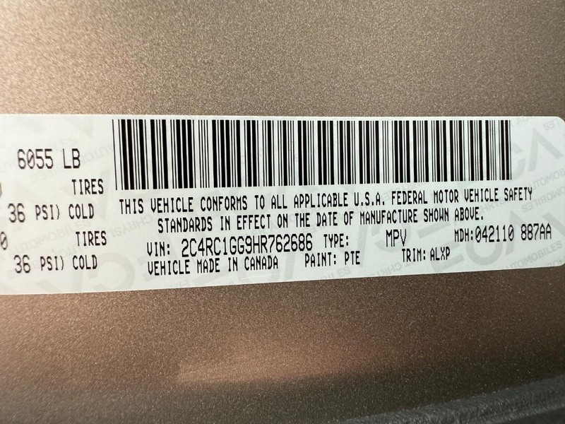 Chrysler Pacifica Vehicle Full-screen Gallery Image 29