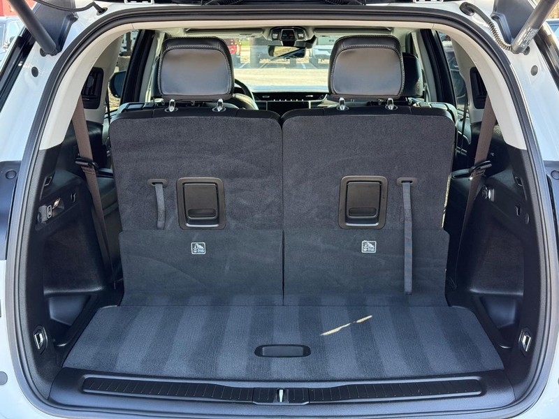 Jeep Grand Cherokee L Vehicle Image 07