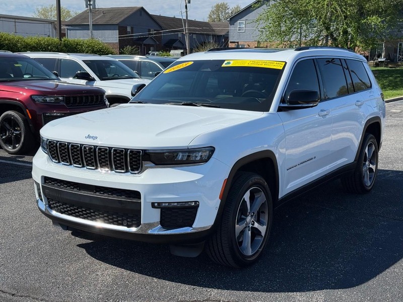 Jeep Grand Cherokee L Vehicle Image 09
