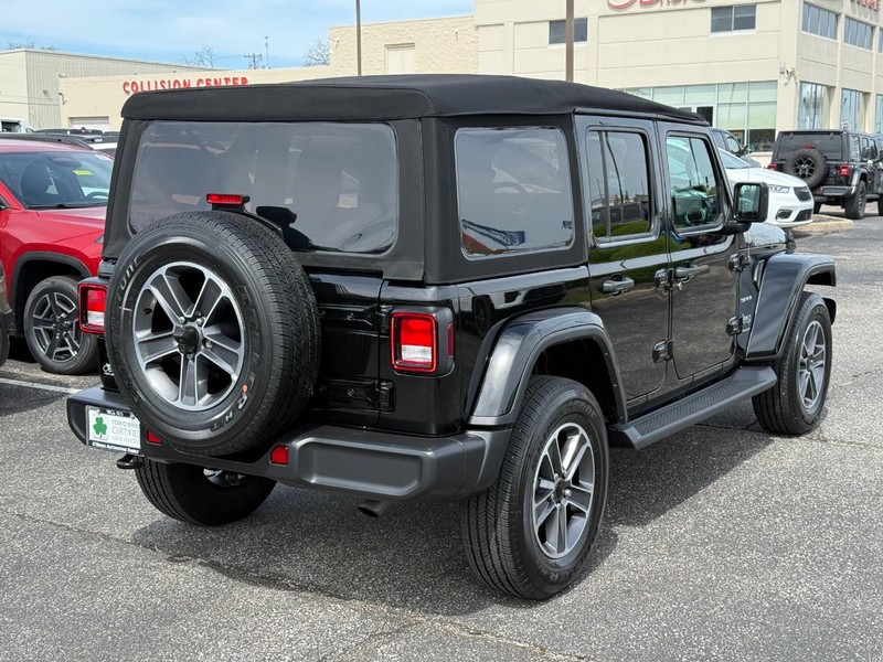 Jeep Wrangler Vehicle Image 03