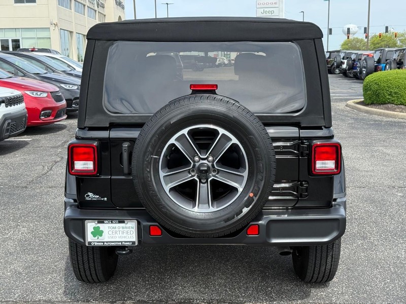 Jeep Wrangler Vehicle Image 04