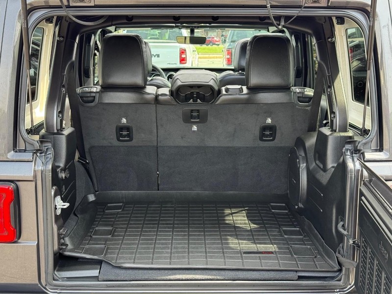 Jeep Wrangler Unlimited Vehicle Image 07