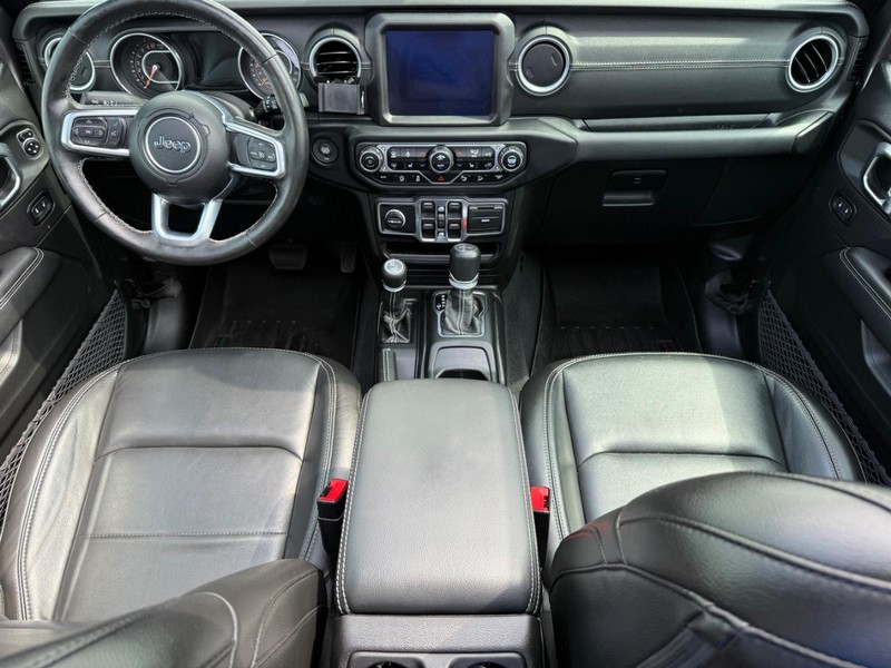 Jeep Wrangler Unlimited Vehicle Image 12