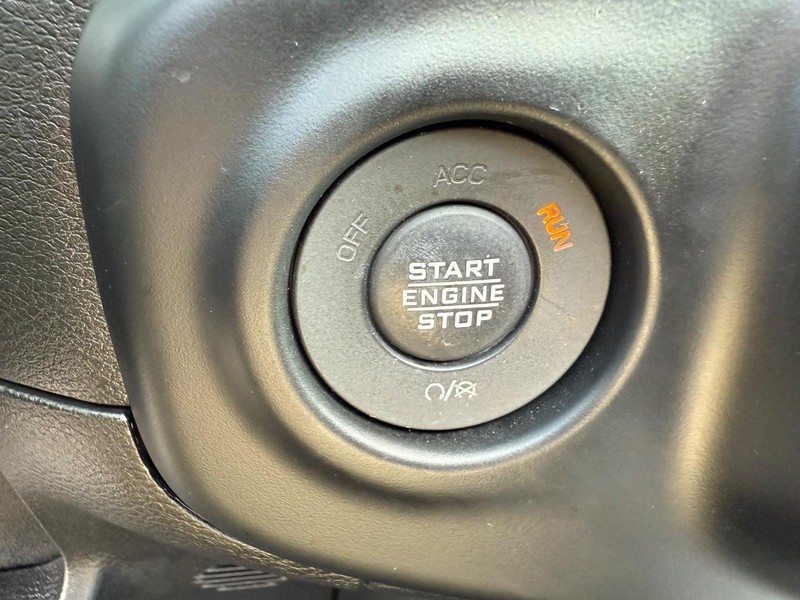 Jeep Wrangler Unlimited Vehicle Image 16