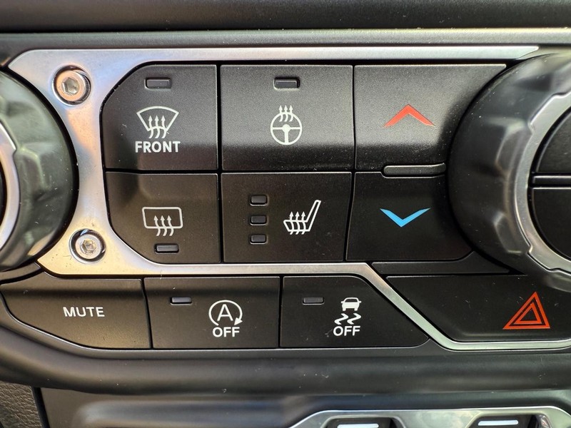 Jeep Wrangler Unlimited Vehicle Image 17