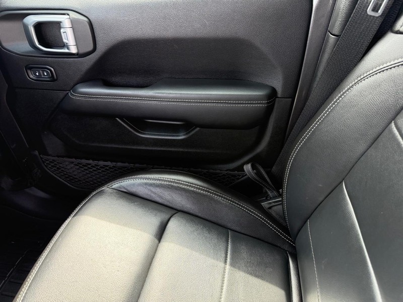 Jeep Wrangler Unlimited Vehicle Image 22