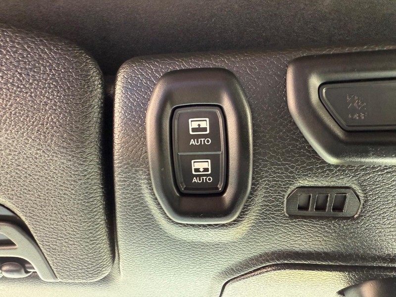 Jeep Wrangler Unlimited Vehicle Image 23