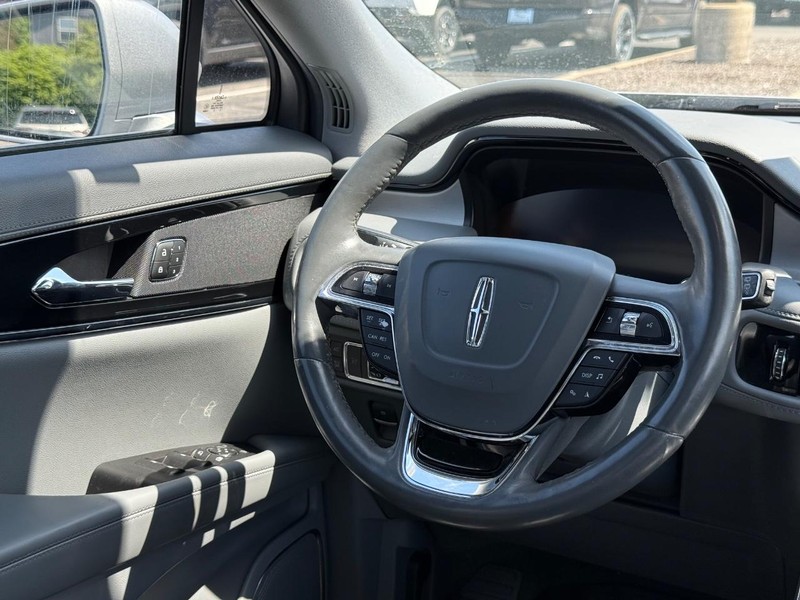 Lincoln Nautilus Vehicle Image 14