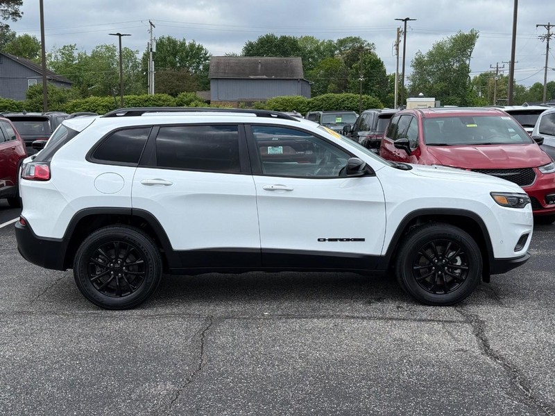 Jeep Cherokee Vehicle Image 02