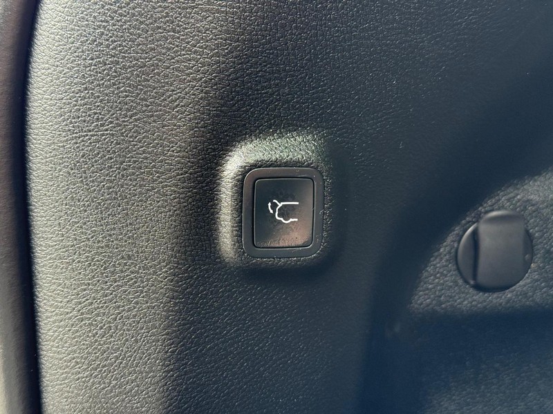Jeep Cherokee Vehicle Image 08