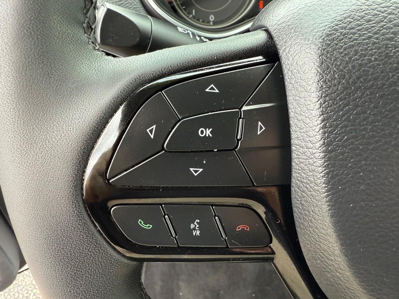 Jeep Cherokee Vehicle Image 14