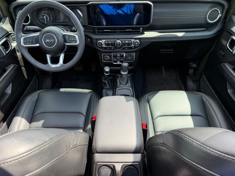 Jeep Wrangler 4xe Vehicle Image 12