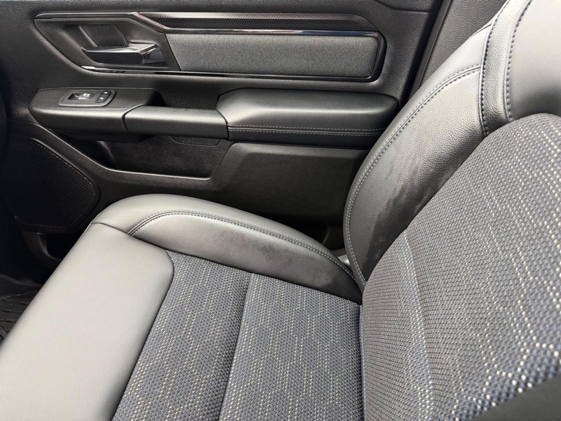 Ram 1500 Vehicle Image 21