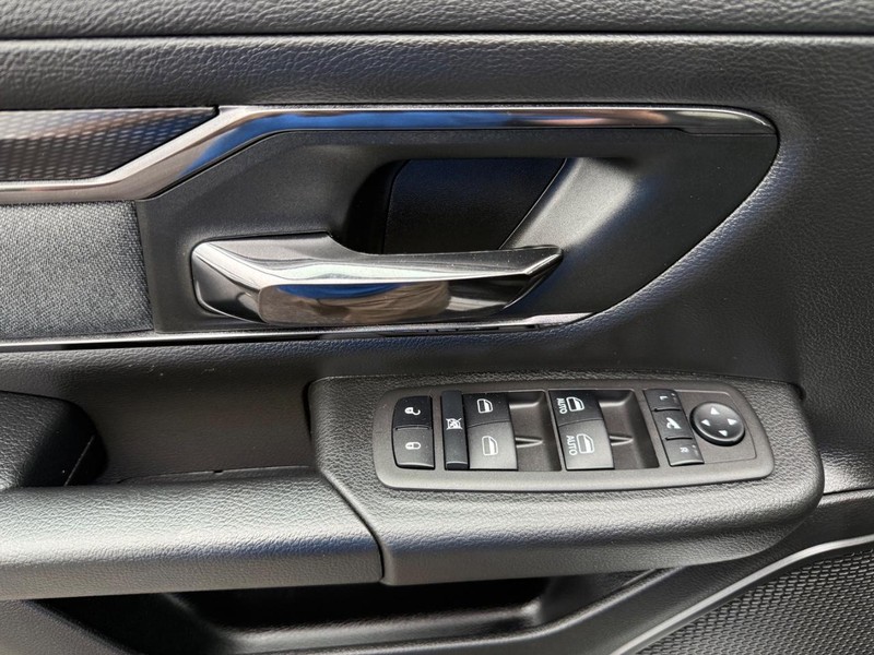 Ram 1500 Vehicle Image 24