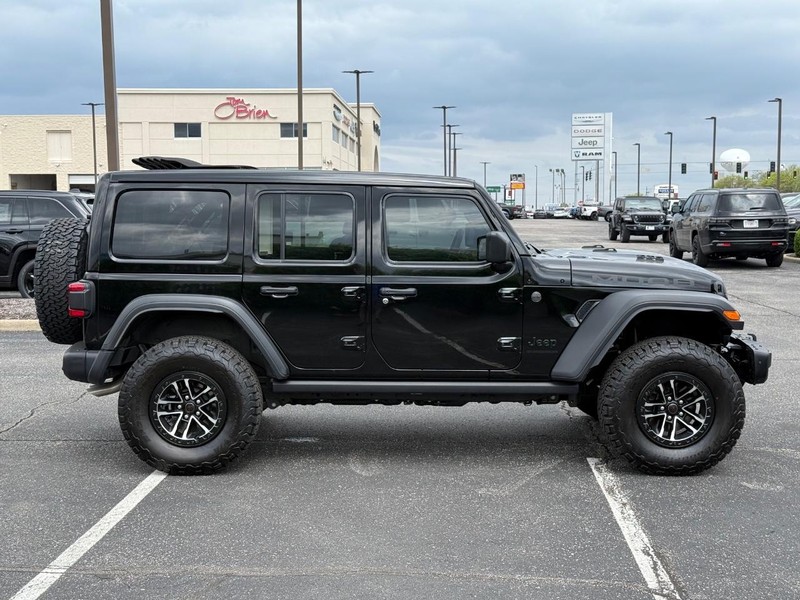 Jeep Wrangler Vehicle Image 02