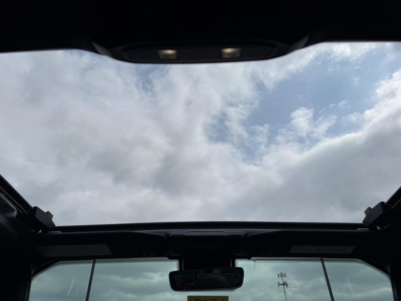 Jeep Wrangler Vehicle Image 11