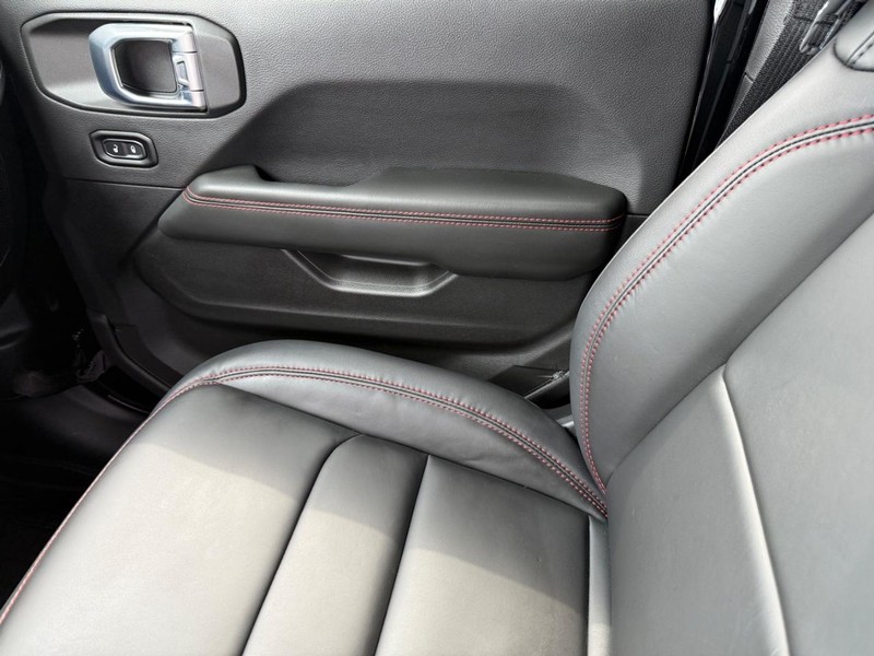 Jeep Wrangler Vehicle Image 22