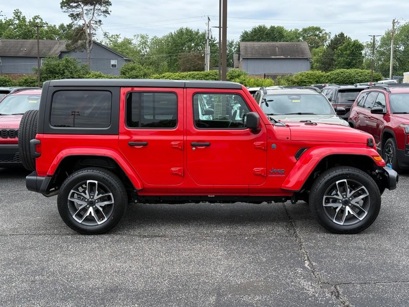 Jeep Wrangler 4xe Vehicle Image 02