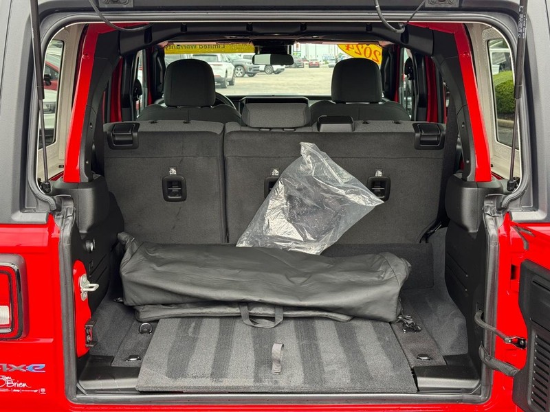Jeep Wrangler 4xe Vehicle Image 07