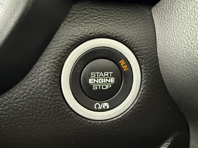 Ram 1500 Vehicle Image 16