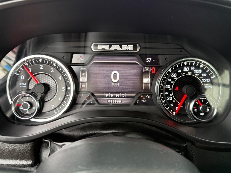 Ram 1500 Vehicle Image 22