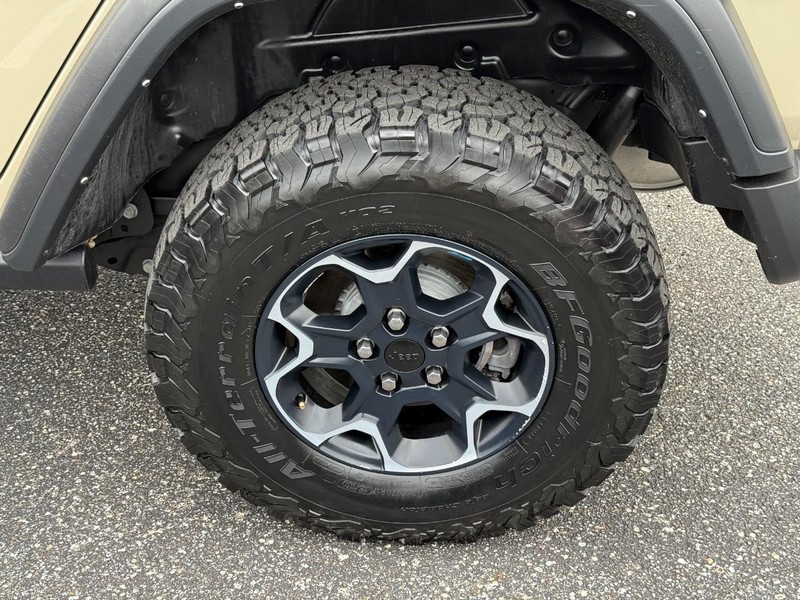 Jeep Wrangler 4xe Vehicle Image 06