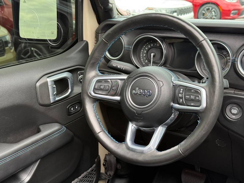Jeep Wrangler 4xe Vehicle Image 13