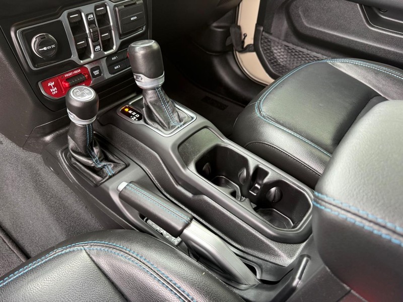 Jeep Wrangler 4xe Vehicle Image 21