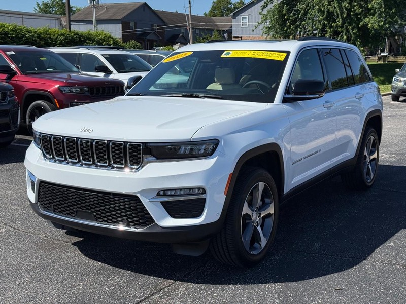 Jeep Grand Cherokee Vehicle Image 09