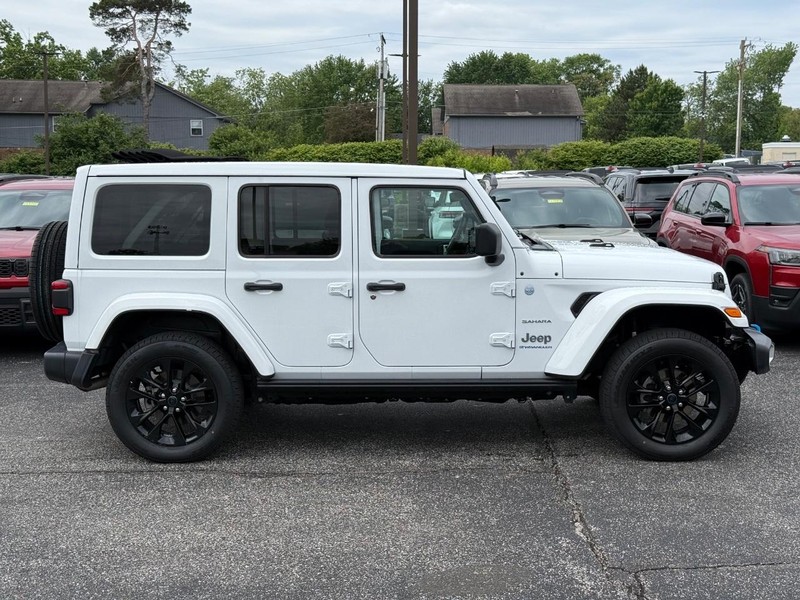 Jeep Wrangler 4xe Vehicle Image 02