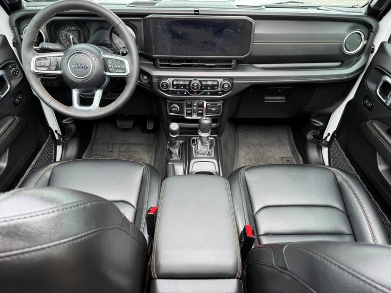 Jeep Wrangler 4xe Vehicle Image 12