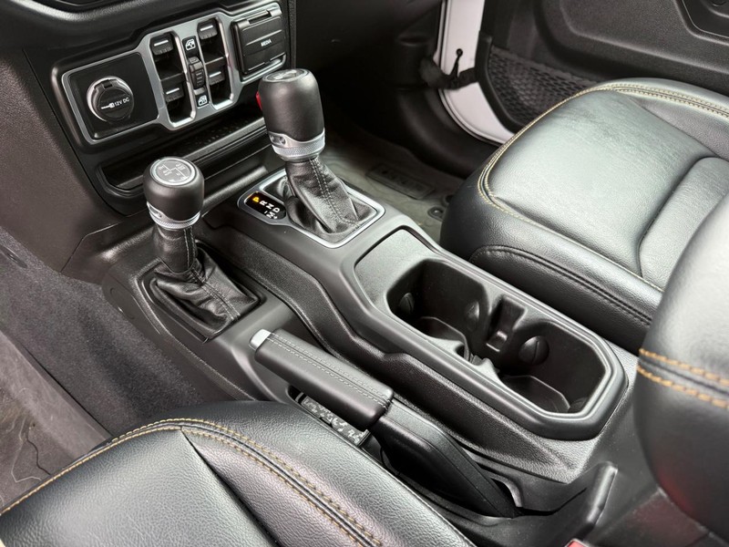 Jeep Wrangler 4xe Vehicle Image 21