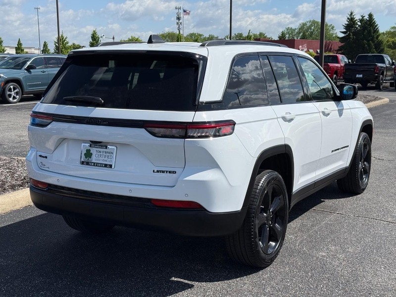 Jeep Grand Cherokee Vehicle Image 03