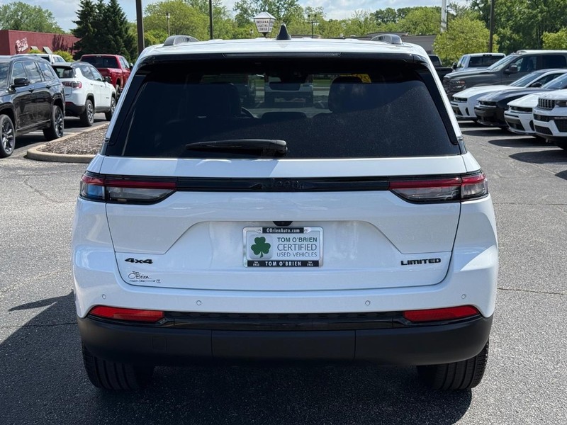 Jeep Grand Cherokee Vehicle Image 04