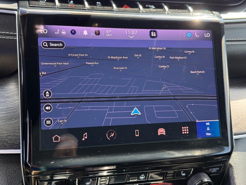 Jeep Grand Cherokee Vehicle Image 19