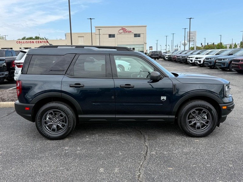 Ford Bronco Sport Vehicle Full-screen Gallery Image 02